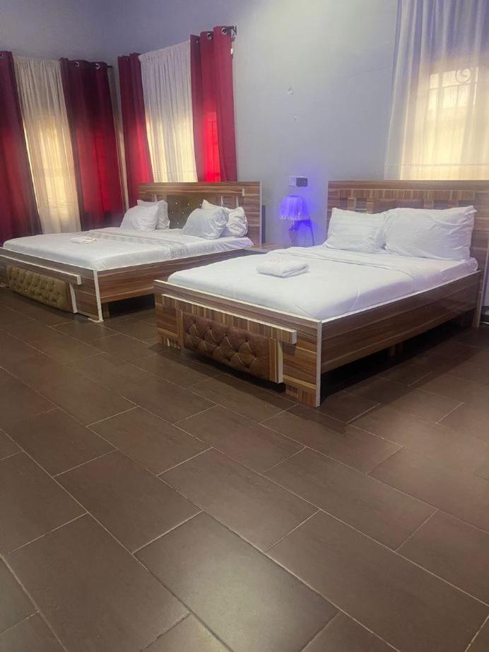 Hotel Adonai Ltd Benin City Bagian luar foto