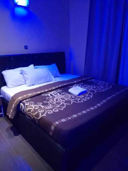 Hotel Adonai Ltd Benin City Bagian luar foto